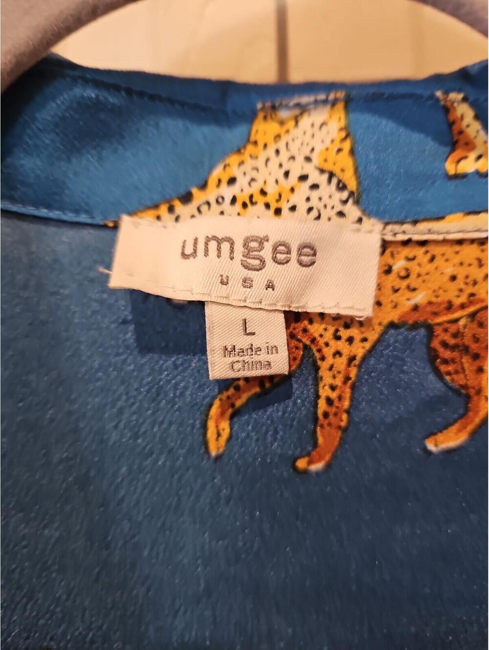 Umgee cheetah button up Turquoise Blouse With Gold Accents  Size L - Picture 4 of 7